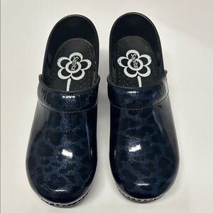 SANITA Navy/Black Shimmer Cheetah Print Danish Clogs
